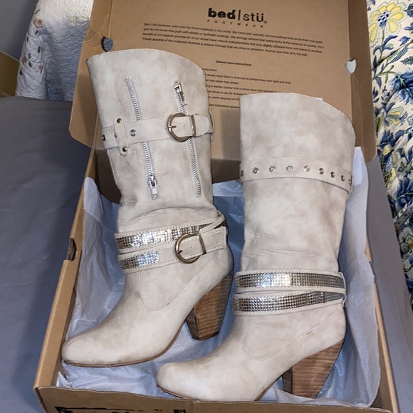 Not Rated Sz 8 Rock-a-Billy, Boots,Off White, Distressed-ISH - Picture 14 of 14